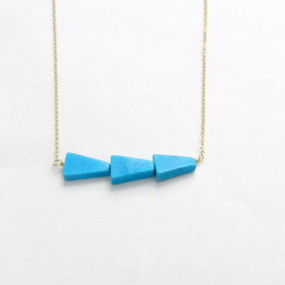 Arrow necklace in turquoise, this way