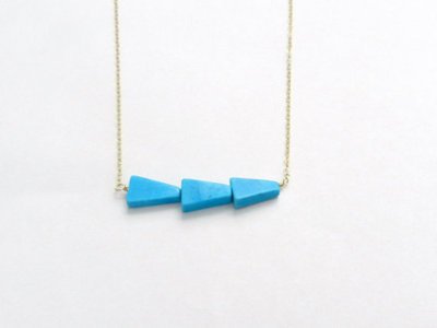 Arrow necklace in turquoise, this way