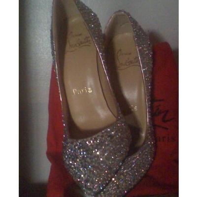 Gorgeous crystal pointed toe pumps