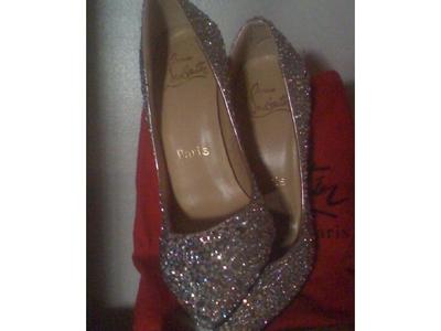 Gorgeous Crystal Pointed toe Pumps