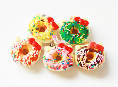 Hello Kitty Mini Donut Squishy Charm
