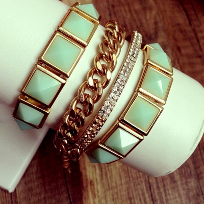 Serena- mint bracelet