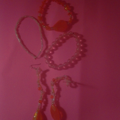 Earrings and bracelet set 