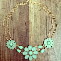 Zoë- Floral Statement Necklaces - Thumbnail 3