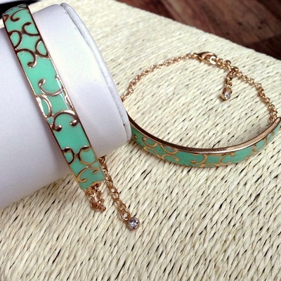 Talia- mint bar & chain bracelet 