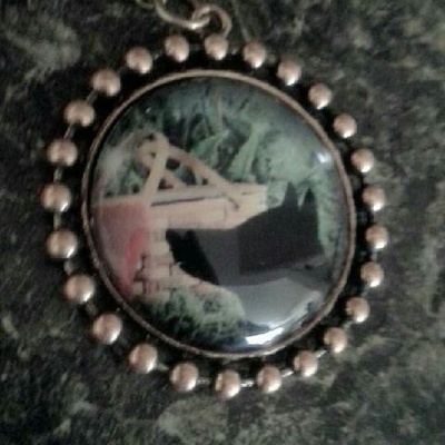 Little red riding hood wolf pendant necklace