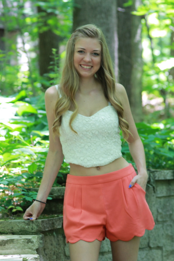 CORAL SCALLOPED SHORTS