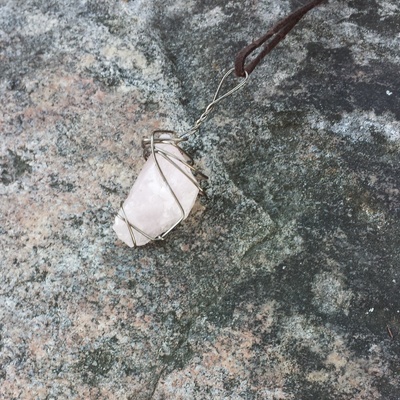 Rose quartz pendant (rough)