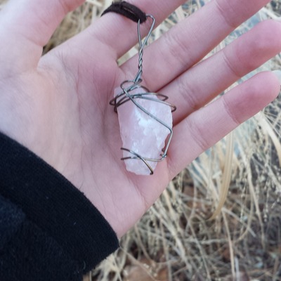 Rose quartz pendant (rough)
