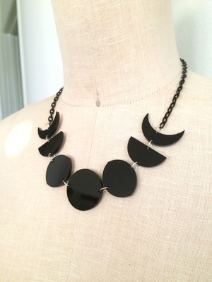 Luna Love Moon Phase Necklace (acrylic/blackglitter)