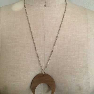 Naja moon necklace (wood/silver)