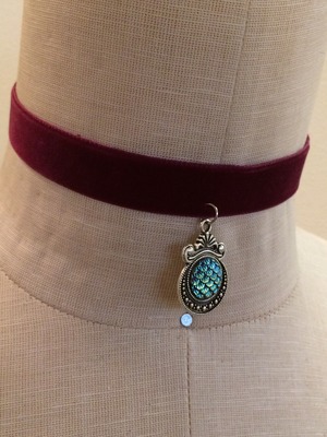 Mermaid  Velvet Choker (Berry/Silver)