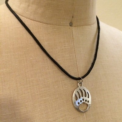 Bear claw waxcord necklace