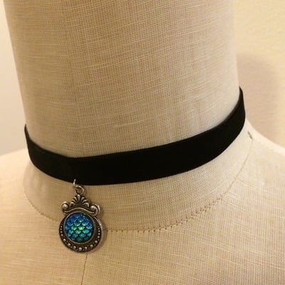 Mermaid velvet choker (black)