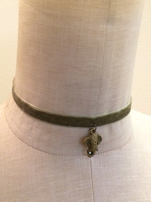 Elephant Choker (Olive/Brass)