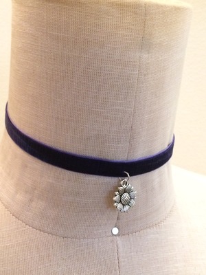 Sunflower Velvet Choker (Purple/Silver)