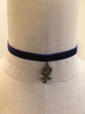 Rustique Rose Velvet Choker (Violet/Brass)