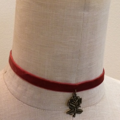 Rustique rose velvet choker (rust/brass)