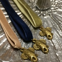 Elephant Choker (Beige/Brass) - Thumbnail 1