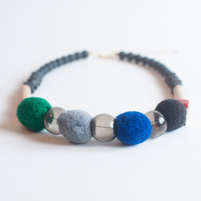 Colorful wool felt ball necklace nl1008