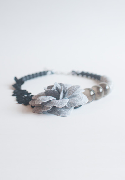 Floral Lace Glass Necklace NL0972