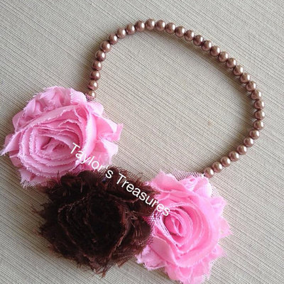 Taylors treasures - 1st 2nd 3rd 4th birthday photo prop - rosette pearl elastic necklace - cake smash - perfect for photo