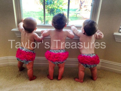 Taylors Treasures - Baby Ruffle Panty - Great For Photo Prop - Lots of Colors Available