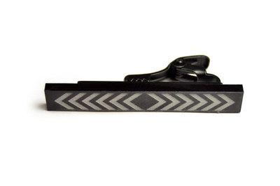 Black Tie Bar engraved arrows square ends