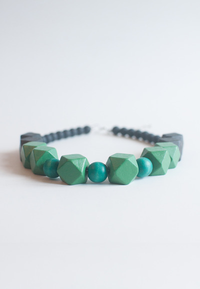 Green Wooden Bead Necklace NL1024G