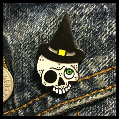 Witch skull enamel pin 161