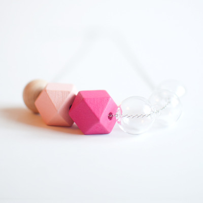 Pink wooden bead necklace nl0969