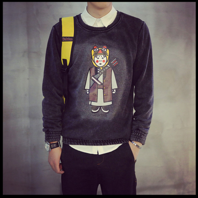 JAPANESE CARTOON FIGURED CASUAL SWEATSHIRT
