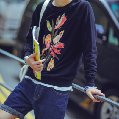 Korean style tulip embroidered unisex cotton sweatshirt - Thumbnail 5