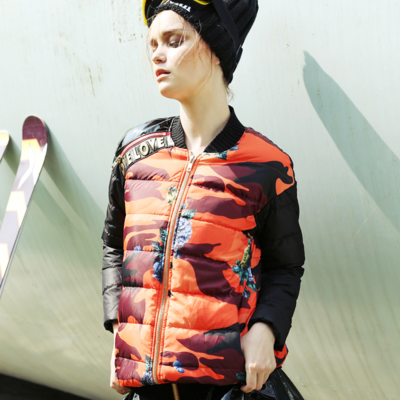 Carrousel camoflage floral figured short fit coat