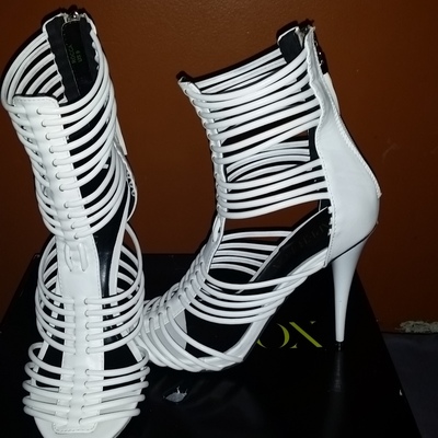 White strappy stiletto sandals - Thumbnail 2