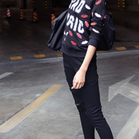 OTHERMIX BLACK WITH RED SEXY LIPS FIGURED SWEATSHIRT 5ML3964Y - Thumbnail 3