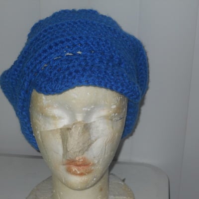 Crochet big slouchy hat with circle earrings 2