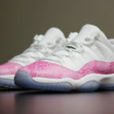 Retro 11 low white pink snake skin (big kids)