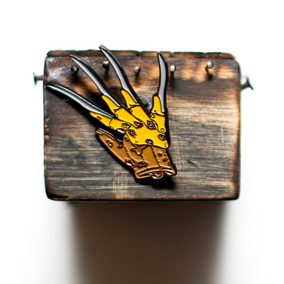 Sharp glove enamel pin 123