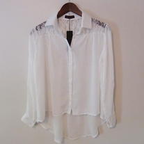 lace yoke long-sleeved blouse