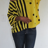 She's All The Buzz- Vntg Bee Cape - Thumbnail 1