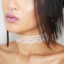 Lynn Lace Choker (White)