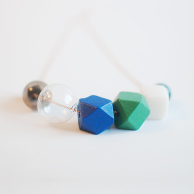 Blue green wooden necklace nl1050