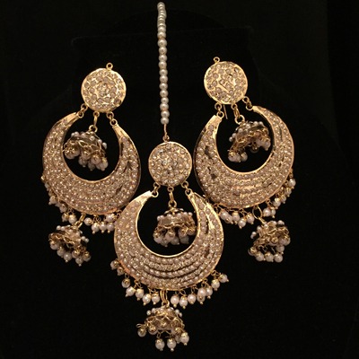 Chanda tikka and earring set 