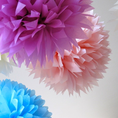 10 pom poms | nursery decoration