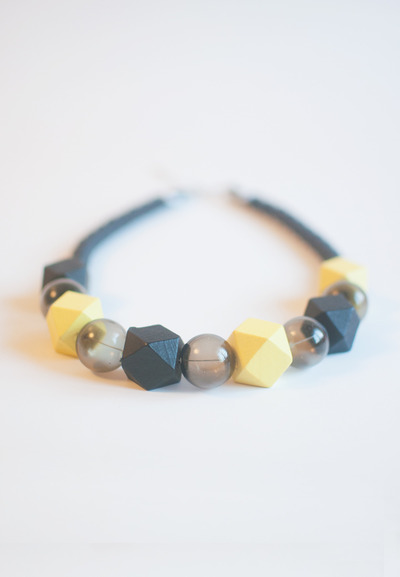 Black Yellow Wooden Bead Necklace NL1040