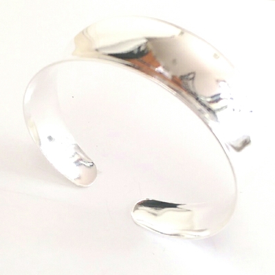 Thick smooth curve bangle - silver