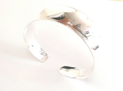 Thick Smooth Curve Bangle - Silver