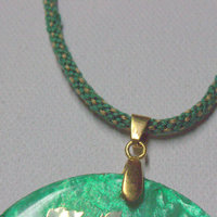 Green shell pendant necklace - Thumbnail 1
