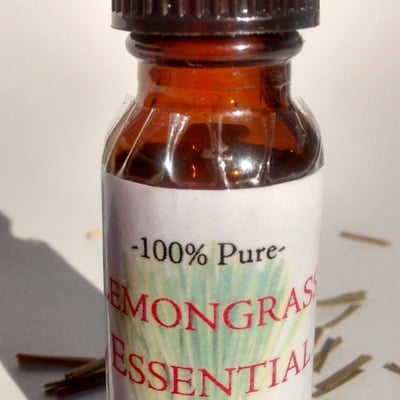 100% pure lemongrass essential oil